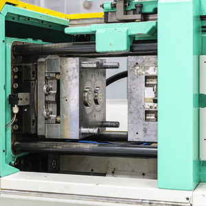 پین های بیرون انداز در دستگاه تزریق